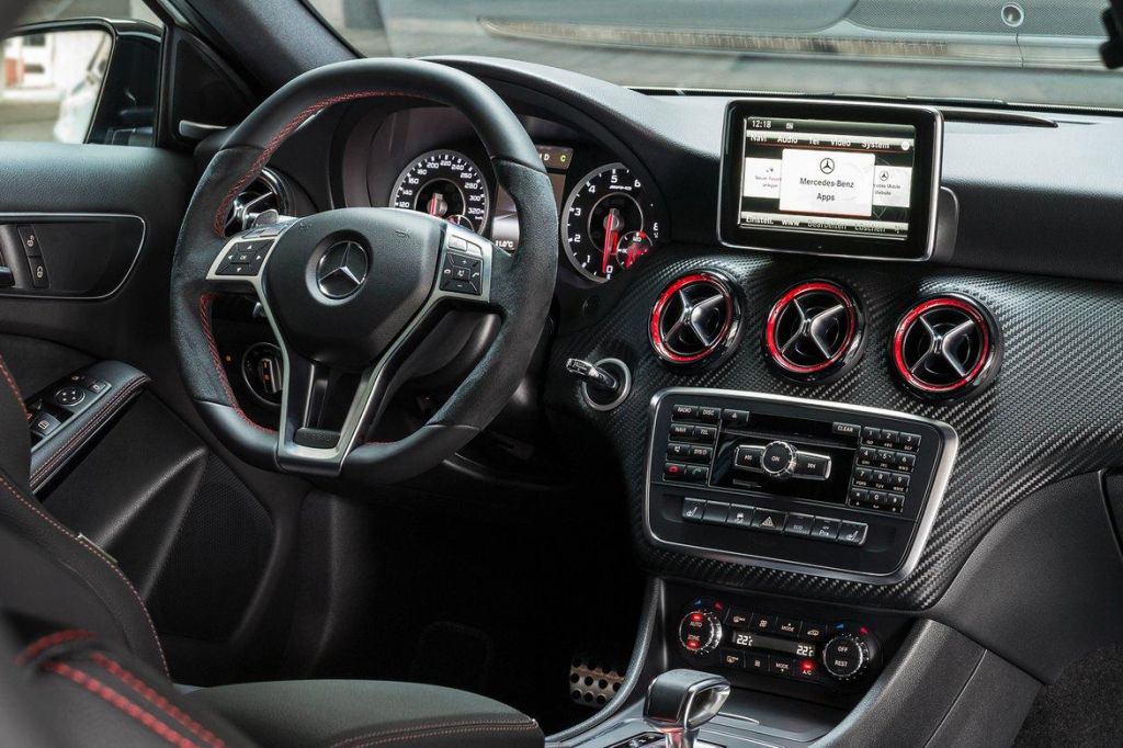 2014-mercedes-benz-a45-amg-3