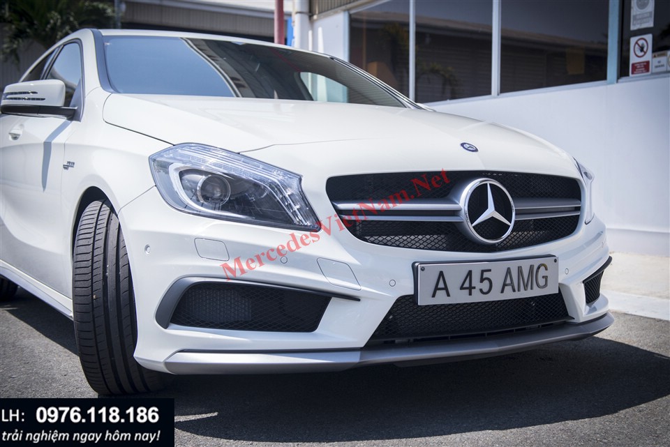 Mercedes A45 AMG (1)