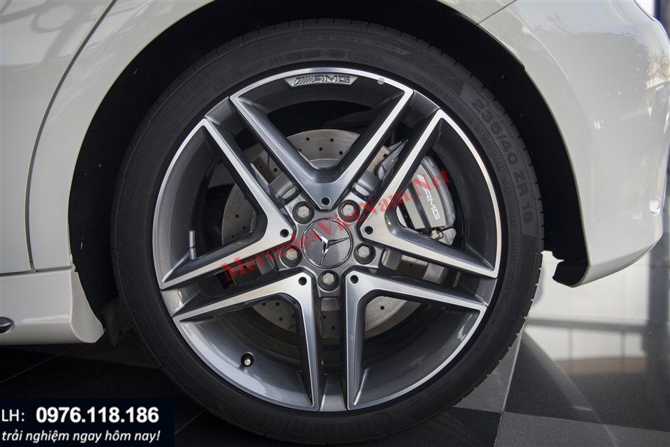 Mercedes A45 AMG (13)