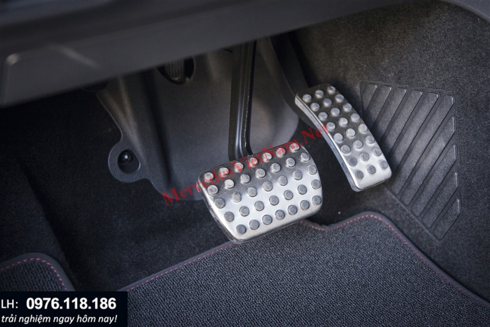 Mercedes A45 AMG (7)