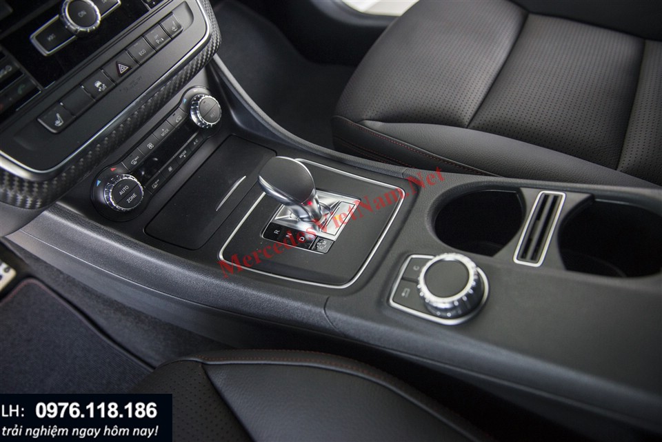 Mercedes A45 AMG (8)