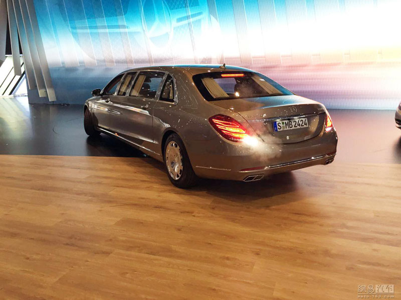 Mercedes S600 Pullman Maybach