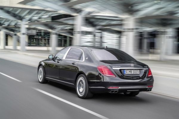 Mercedes-Benz-Maybach-S600-2016-Rear-View