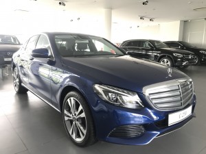 Mercedes Benz C250 là sự kết hợp giữa cổ điển và hiện đại