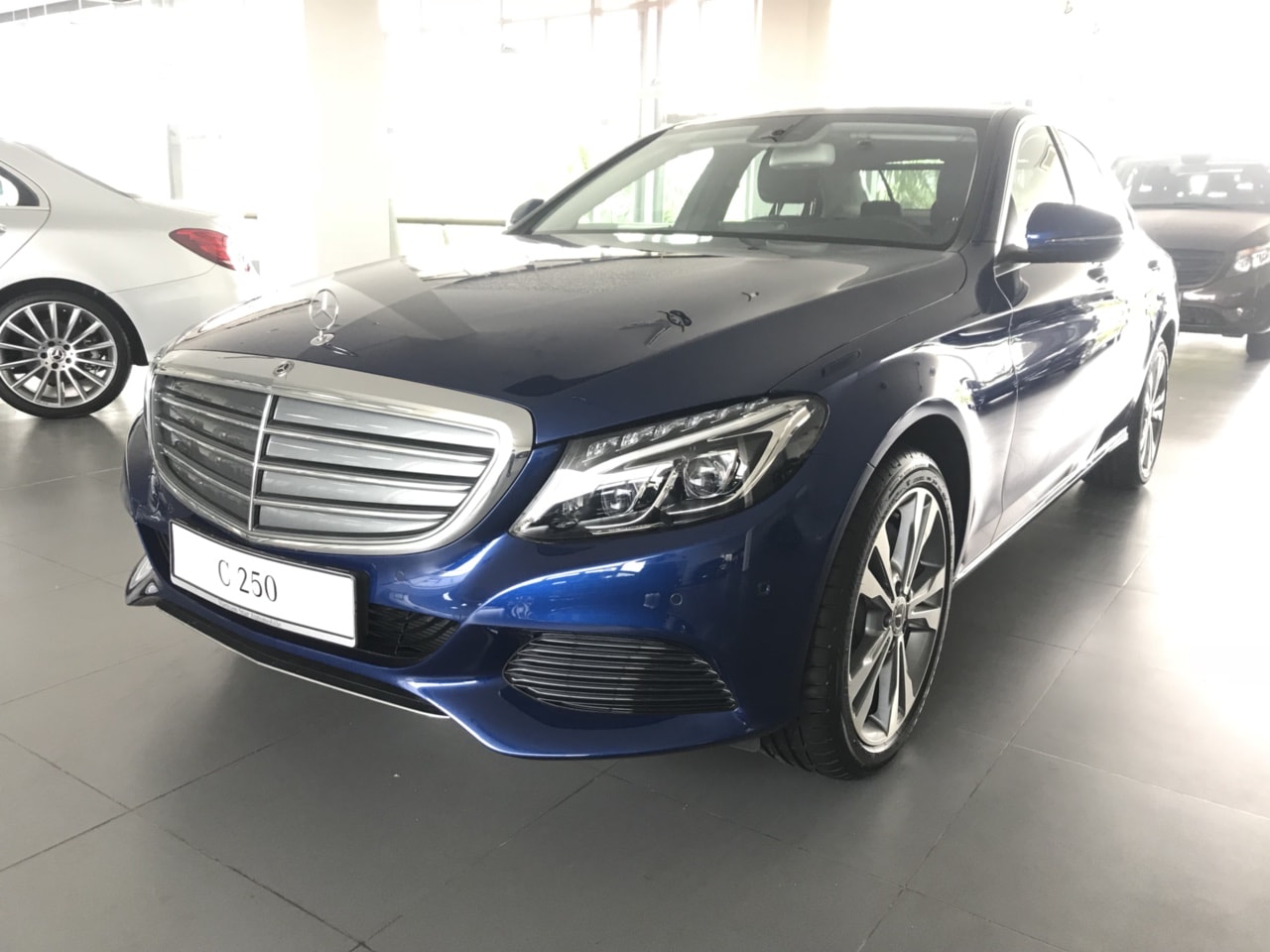 Mercedes C250 2018 2019 moi nhat (8)