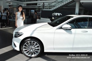 Mercedes C300 AMG thế hệ mới - Tuyệt tác siêu xe tầm trung