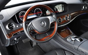 Không gian nội thất Mercedes S450 khá rộng rãi , thoải mái