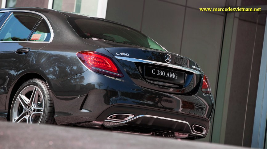 Mercedes C180 AMG 2022 mercedesvietnam-net (1)