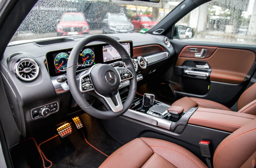 Đánh giá: 2021 Mercedes GLB 250 & 2021 Mercedes-AMG GLB 35