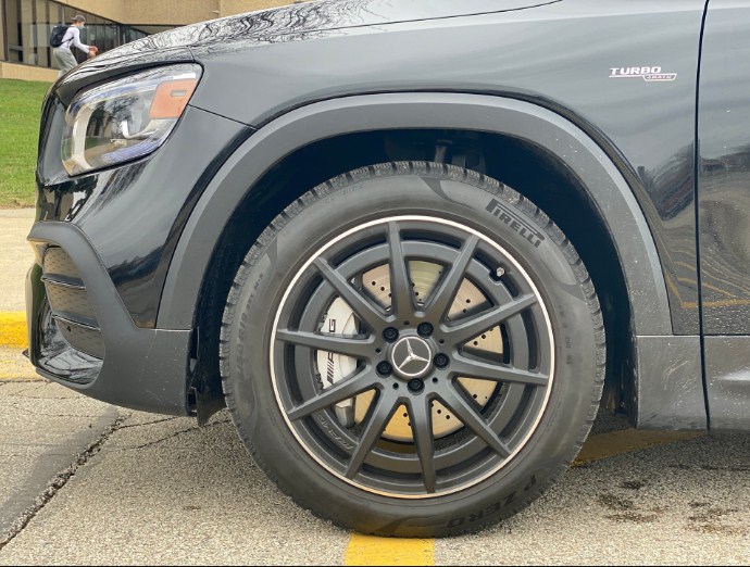 Đánh giá Mercedes-Benz AMG GLB35 2021