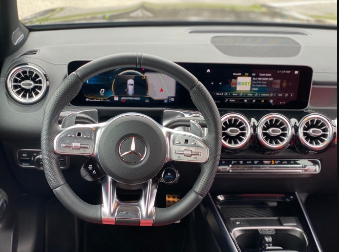 Đánh giá Mercedes-Benz AMG GLB35 2021