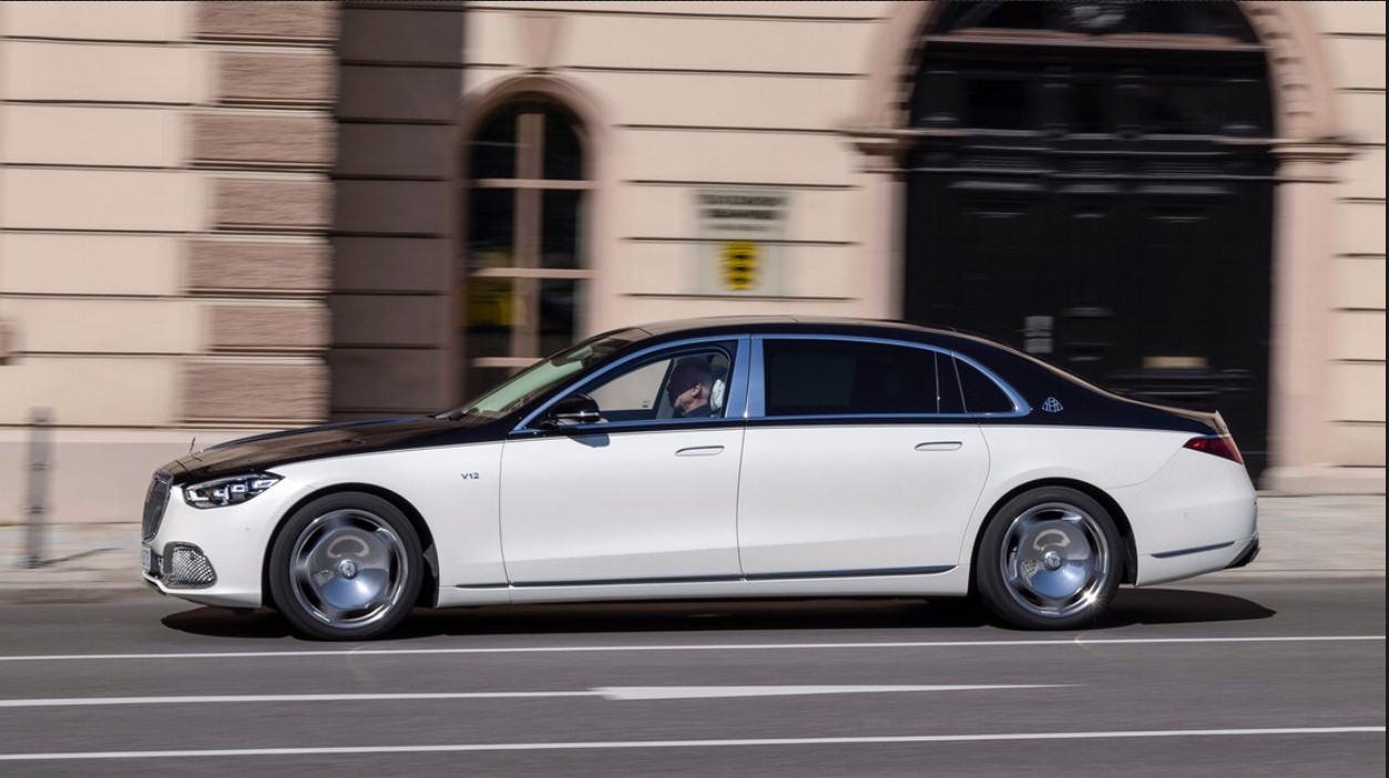 Maybach S680 2022
