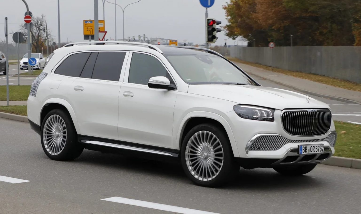 Mercedes-Maybach GLS 2023 lộ diện trên đường thử