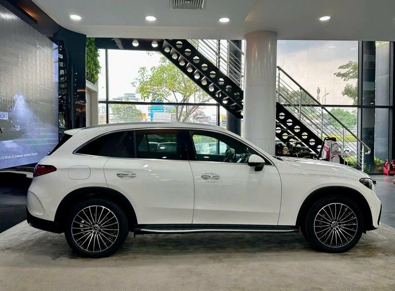 Mercedes GLC 300 4Matic 2024 và BMW X3 2024 : Nên chọn xe nào?