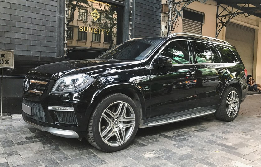 Giá Lăn Bánh Mercedes-AMG GL63 4MATIC+ Mới Nhất Và Đánh Giá Chi Tiết "Bá Chủ SUV Hiệu Suất Cao"