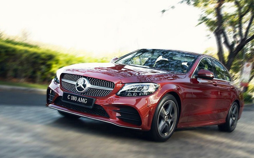 Giá Lăn Bánh Mercedes C180 tháng 1/2026 và đánh giá mới nhất