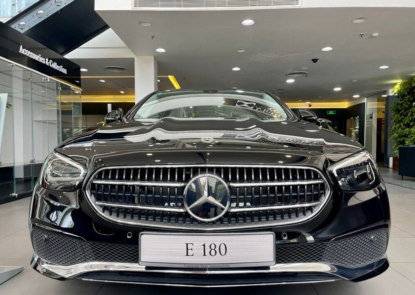 Giá Lăn Bánh Mercedes E180 2026 Tháng 1: Lựa Chọn Thông Minh Cho Người Đam Mê Đẳng Cấp Dòng E